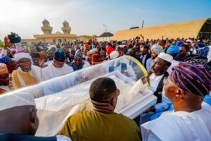 Awujale burial