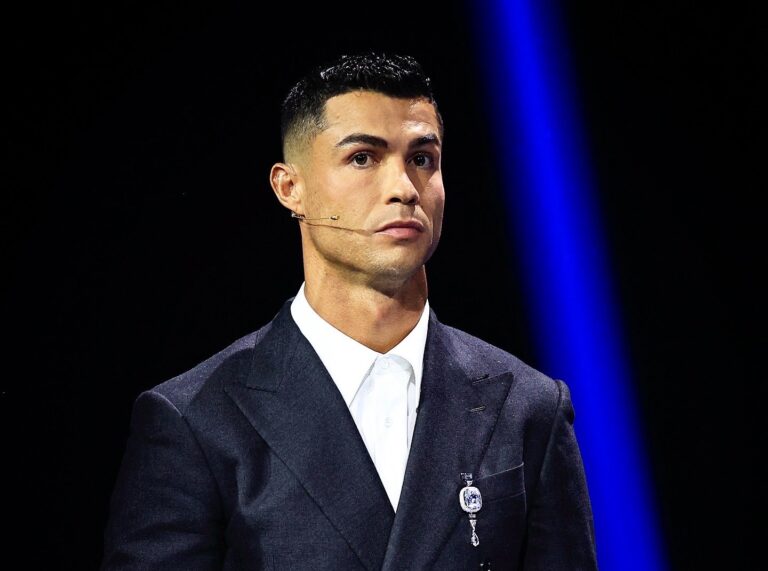 Ronaldo in suit